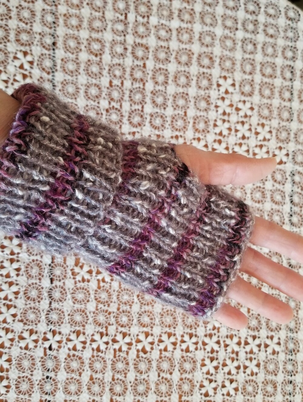 Handmade Knitted Fingerless Gloves One Size NWOT